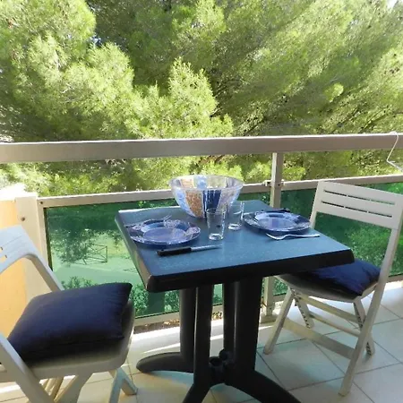 Studio Bormes-les-mimosas, 1 Piece, 2 Personnes - Fr-1-713-141 * Борм-ле-Мимоза
