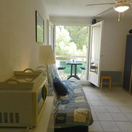 Apartment Studio Bormes-les-mimosas, 1 Piece, 2 Personnes - Fr-1-713-141