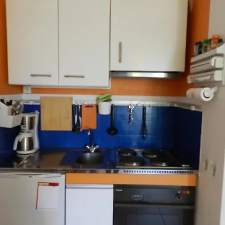 Apartment Studio Bormes-les-mimosas, 1 Piece, 2 Personnes - Fr-1-713-141 Bormes-les-Mimosas